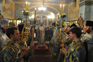 Накануне Покрова Пресвятой Богородицы епископ Боярский Феодосий совершил всенощное бдение в Покровском храме на Приорке в г.Киеве