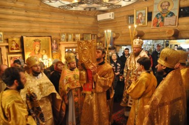 Епископ Боярский Феодосий возглавил богослужение престольного праздника в Свято-Николаевском храме на Подоле