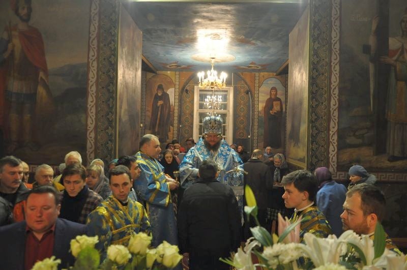 Епископ Боярский Феодосий совершил всенощное бдение накануне праздника Введения в храм Пресвятой Богородицы