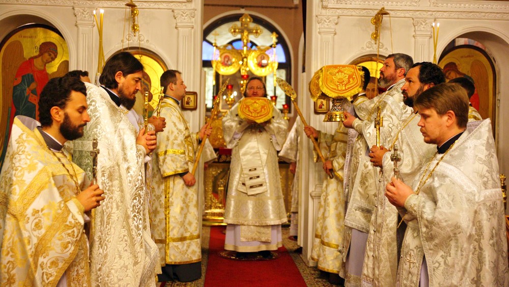 Управляющий Северным киевским викариатством епископ Боярский Феодосий возглавил Божественную литургию в Покровском храме г.Киева