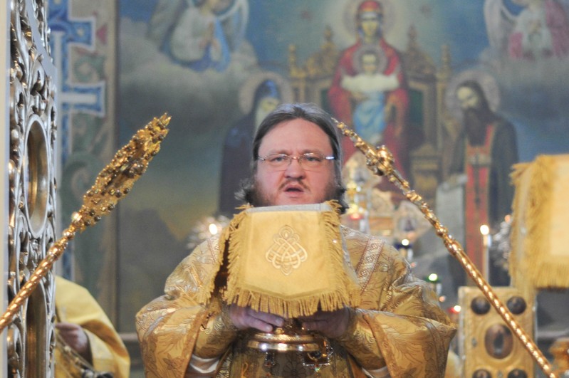 Епископ Боярский Феодосий совершил Литургию в Неделю о блудном сыне