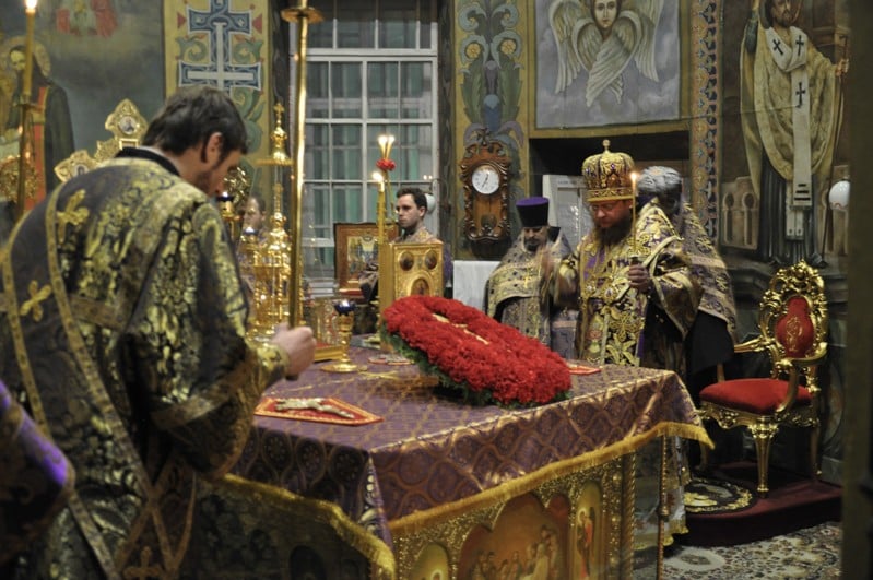 Епископ Боярский Феодосий совершил всенощное бдение накануне Недели 3-й Великого поста