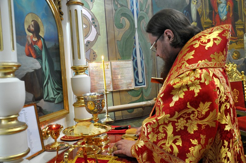 Епископ Боярский Феодосий совершил Литургию в Неделю 2-ю по Пасхе