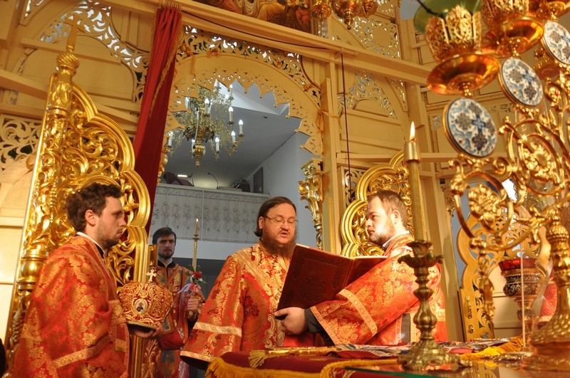 В пятницу Светлой седмицы епископ Боярский Феодосий совершил Божественную Литургию во Введенском Обыденном храме в г.Киеве