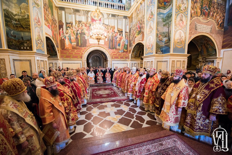 В Светлую Среду епископ Боярский Феодосий сослужил Предстоятелю УПЦ в Успенском соборе Киево-Печерской Лавры