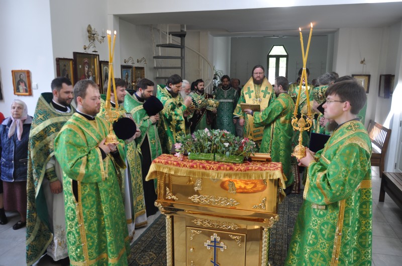 В день пам’яті прп.Феодосія Києво-Печерського єпископ Боярський Феодосій звершив Божественну літургію у Введенському Обиденному храмі в м.Києві