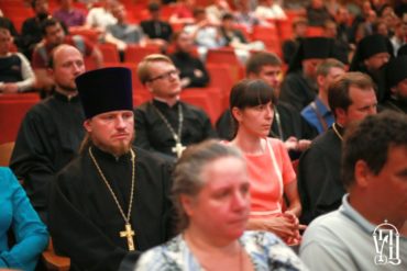 Епископ Боярский Феодосий посетил презентацию фильма об украинском Православии
