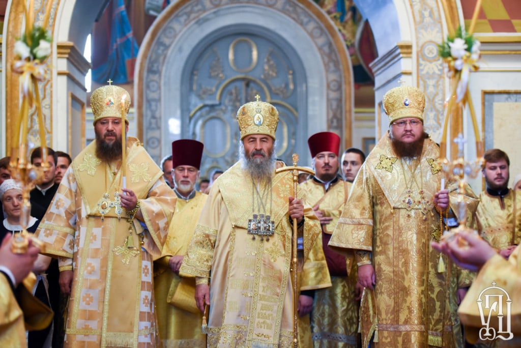 Напередодні Неділі всіх святих єпископ Феодосій співслужив на всеношному бдінні Предстоятелю УПЦ