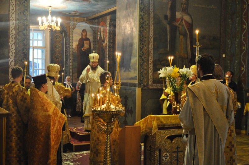 Епископ Боярский Феодосий совершил всенощное бдение накануне Недели 4-й по Пятидесятнице