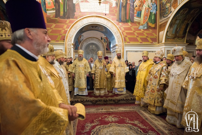 Накануне праздника апостолов Петра и Павла епископ Боярский Феодосий сослужил Предстоятелю УПЦ в Киево-Печерской Лавре
