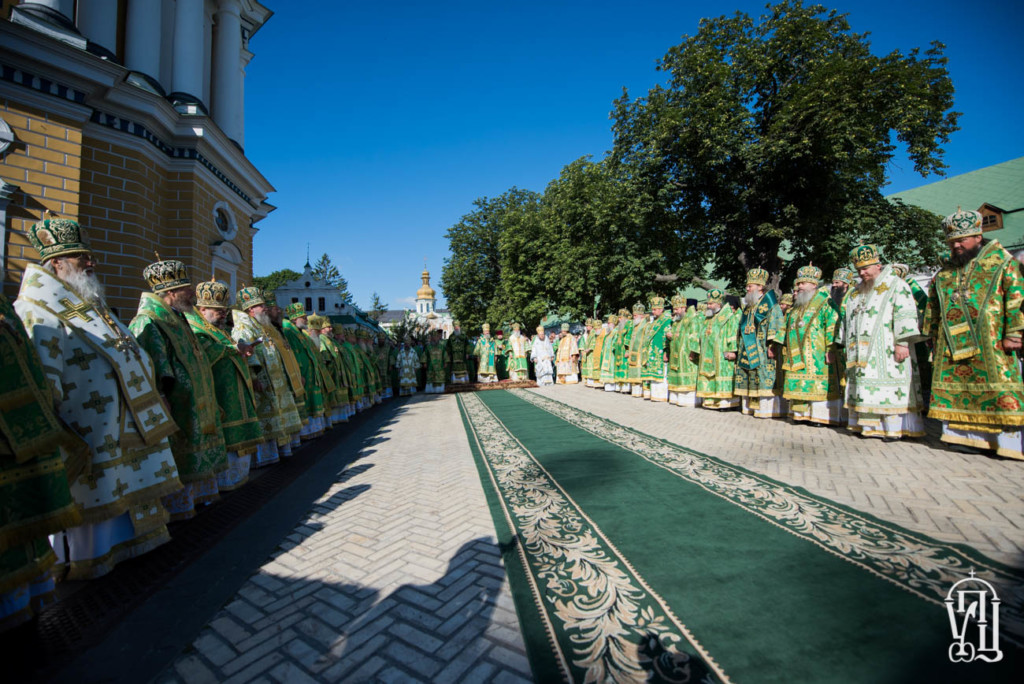 В день памяти прп.Антония Печерского епископ Боярский Феодосий сослужил Предстоятелю УПЦ в Киево-Печерской Лавре (+ВИДЕО)