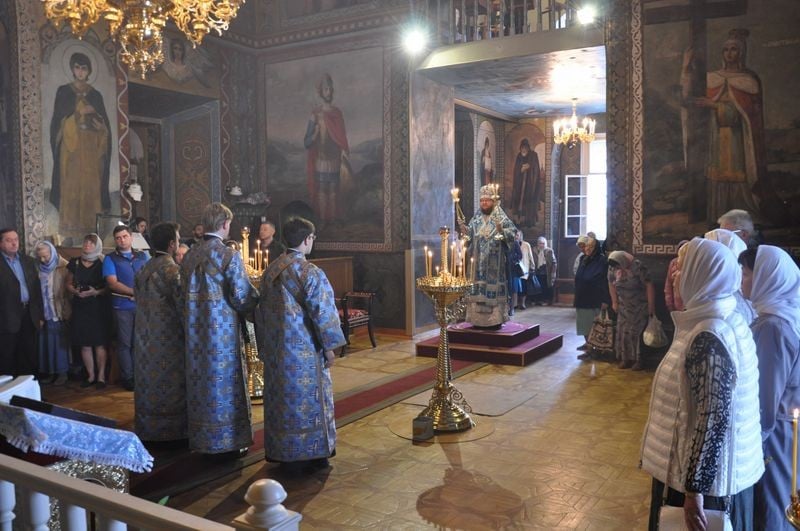 Архиепископ Боярский Феодосий совершил Литургию в день праздника Рождества Богородицы