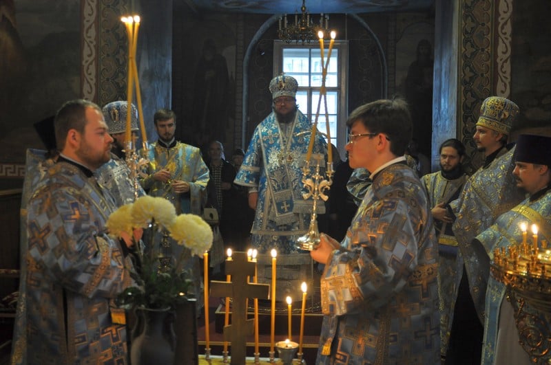 Архиепископ Боярский Феодосий совершил Литургию в Неделю 16-ю по Пятидесятнице