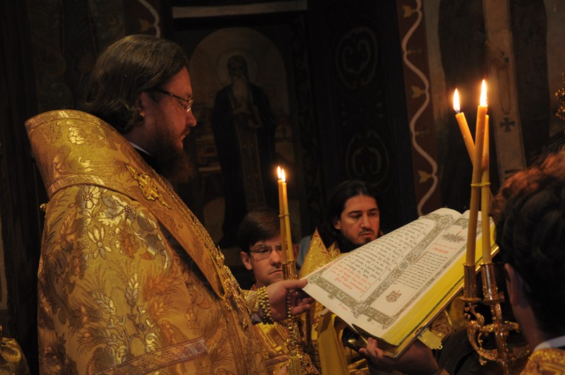 Архиепископ Боярский Феодосий совершил всенощное бдение накануне Недели 17-ой по Пятидесятнице