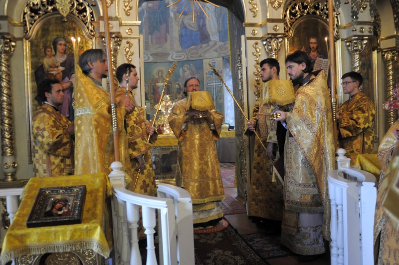 Архиепископ Боярский Феодосий совершил Литургию в Неделю 18-ю по Пятидесятнице