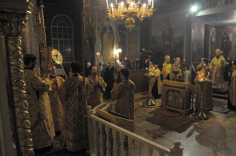 Архиепископ Боярский Феодосий совершил всенощное бдение накануне Недели 25-й по Пятидесятнице