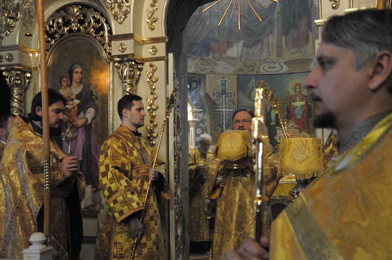 Архиепископ Боярский Феодосий совершил Литургию в Неделю 22-ю по Пятидесятнице