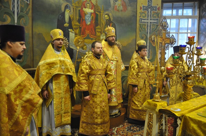 Архиепископ Боярский Феодосий совершил Литургию в Неделю 27-ю по Пятидесятнице