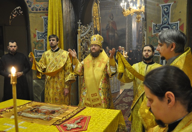 Архиепископ Боярский Феодосий совершил Литургию в Неделю 27-ю по Пятидесятнице