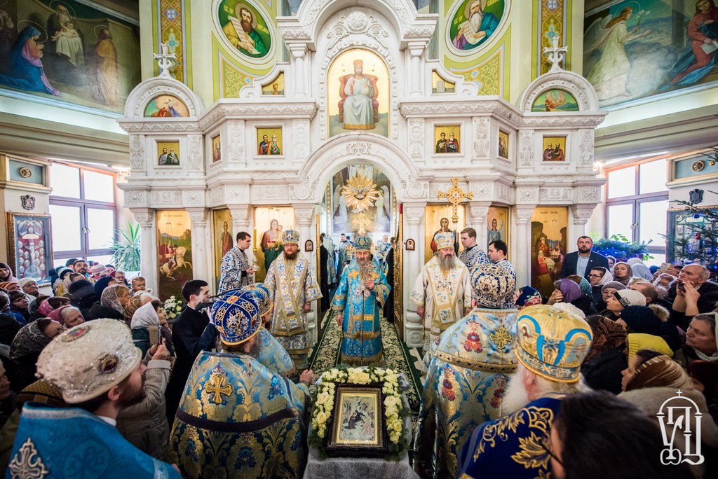 Архієпископ Боярський Феодосій співслужив Предстоятелю у храмі Різдва Христового Північного київського вікаріатства (+ВІДЕО)