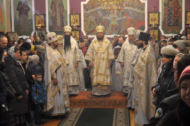 Управляющий Северным киевским викариатством архиепископ Боярский Феодосий возглавил Божественную литургию в Покровском храме г.Киева