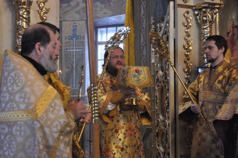 Архиепископ Боярский Феодосий совершил Литургию в Неделю сыропустную