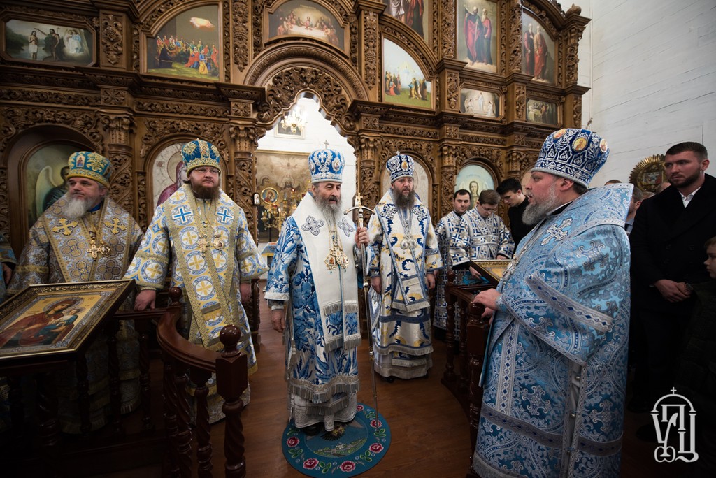 Архієпископ Боярський Феодосій співслужив Предстоятелю при освяченні найстарішого дерев’яного храму Києва (+ВІДЕО)