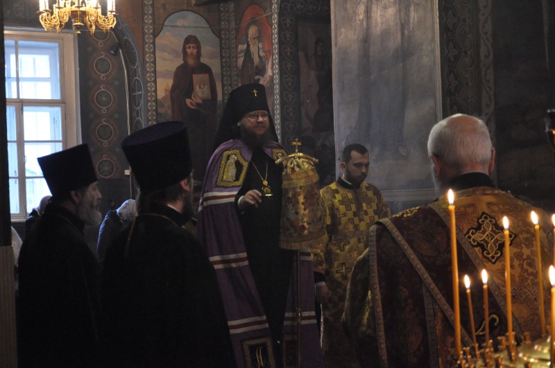 Архієпископ Боярський Феодосій звершив вечірню з чином прощення у Хрестовоздвиженському храмі столиці