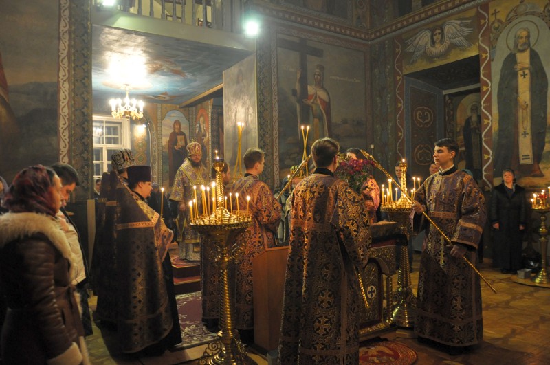 Архиепископ Боярский Феодосий совершил всенощное бдение накануне Недели 1-й Великого поста