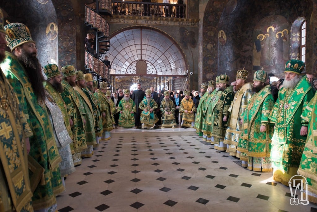 У день пам’яті Собору всіх прпп.Києво-Печерських архієпископ Боярський Феодосій співслужив Предстоятелю у Святій Лаврі (+ВІДЕО)