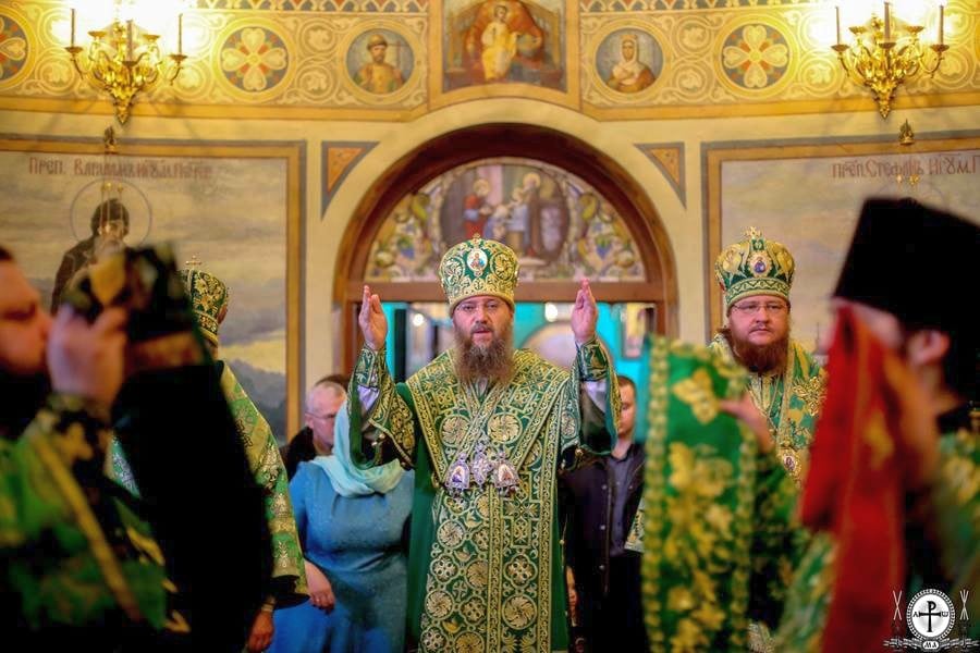 Архієпископ Боярський Феодосій співслужив керуючому справами УПЦ митрополиту Антонію у Введенському чоловічому монастирі столиці (+ВІДЕО)