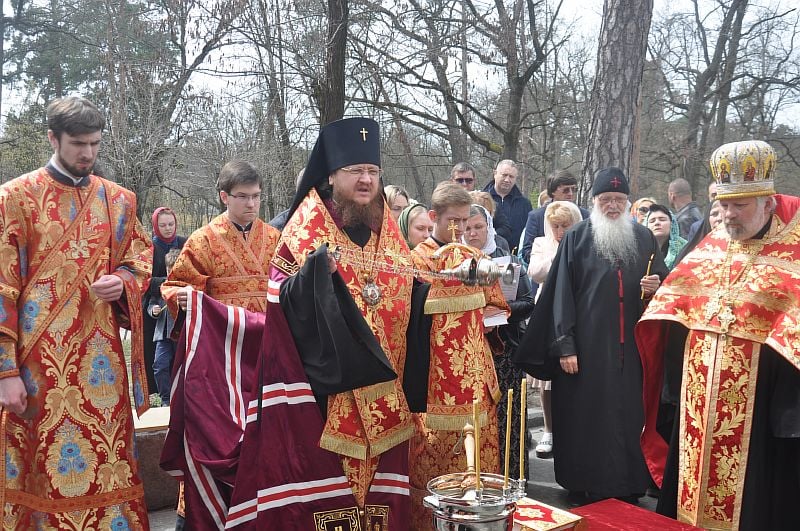 В день Радоницы архиепископ Феодосий совершил освящение часовни на столичном кладбище