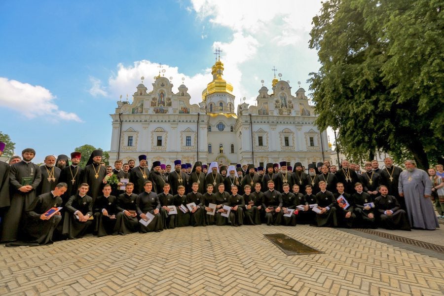 Архієпископ Боярський Феодосій взяв участь в урочистостях у день випуску в Київських духовних школах (+ВІДЕО)