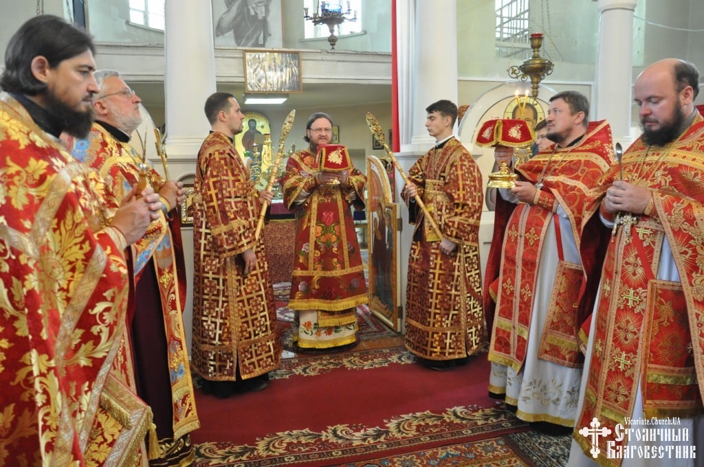 Архиепископ Боярский Феодосий совершил Литургию в храме в честь святых равноап. Константина и Елены в день престольного праздника