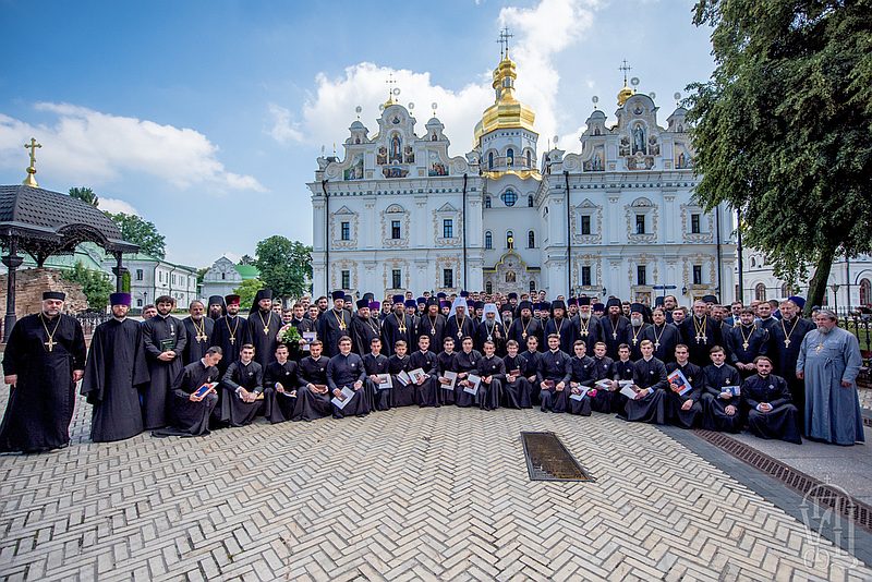 Архиепископ Боярский Феодосий принял участие в торжествах в день выпуска в Киевских духовных школах (+ВИДЕО)