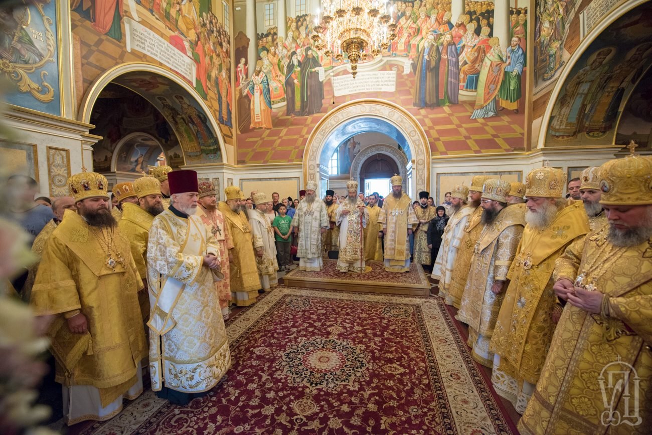 Напередодні свята апп.Петра і Павла архієпископ Боярський Феодосій співслужив Предстоятелю у Києво-Печерській Лаврі (+ВІДЕО)