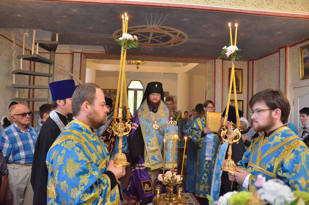 Архиепископ Феодосий совершил всенощное бдение накануне праздника Успения Пресвятой Богородицы