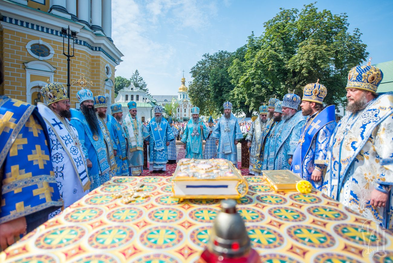 Архиепископ Феодосий сослужил Предстоятелю УПЦ за торжественным богослужением по случаю престольного праздника в Киево-Печерской Лавре (+ВИДЕО)