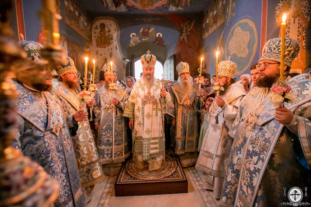 Архиепископ Феодосий сослужил Предстоятелю УПЦ накануне престольного праздника в Академическом храме Киевских духовных школ