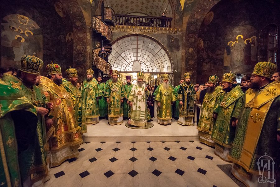 Накануне дня памяти прп.Нестора Летописца архиепископ Феодосий сослужил Предстоятелю УПЦ в Киево-Печерской Лавре (+ВИДЕО)