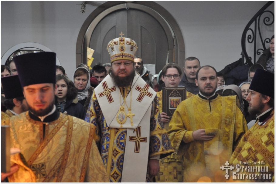 Архієпископ Феодосій звершив нічну Літургію в день престольного свята у Свято-Спиридонівському храмі