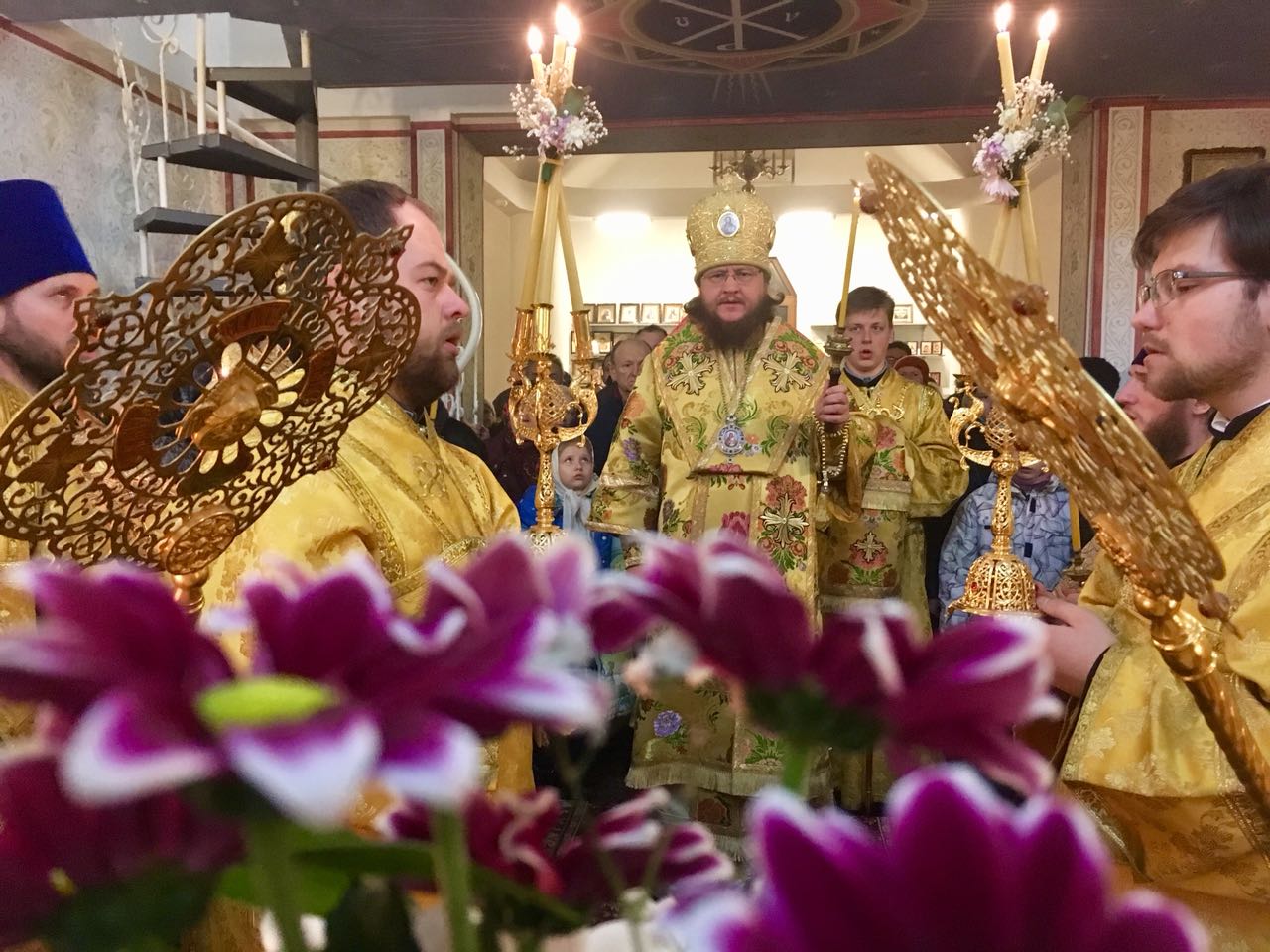 Архиепископ Феодосий совершил всенощное бдение накануне дня памяти святителя Николая Чудотворца