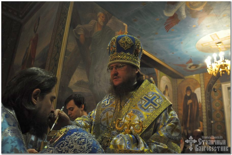 Архиепископ Феодосий совершил всенощное бдение накануне праздника Введения в храм Пресвятой Богородицы