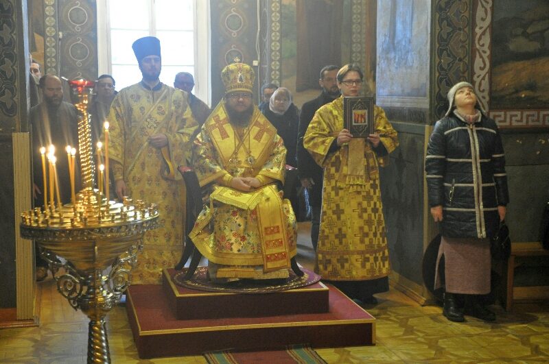 Архиепископ Феодосий совершил Литургию в Неделю 31-ю по Пятидесятнице