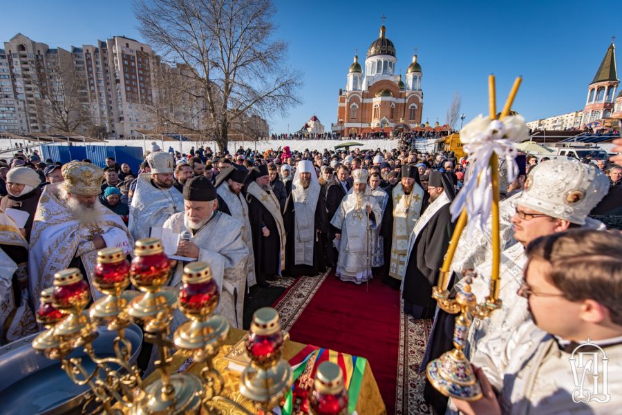 Архієпископ Феодосій взяв участь у звершенні великого освячення вод Дніпра (+ВІДЕО)