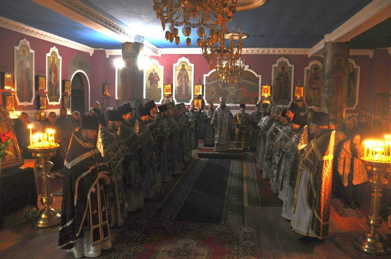 Состоялись соборная Литургия и общее говение духовенства Оболонского благочиния
