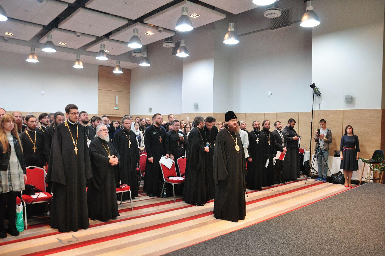 Архієпископ Феодосій виступив на форумі «Парафія як спільнота: виклики й покликання»