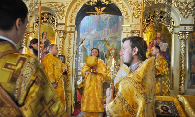 Архиепископ Феодосий совершил Литургию в Неделю 4-ю по Пятидесятнице