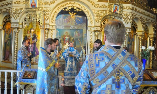 Архиепископ Феодосий совершил Литургию в Неделю 5-ю по Пятидесятнице