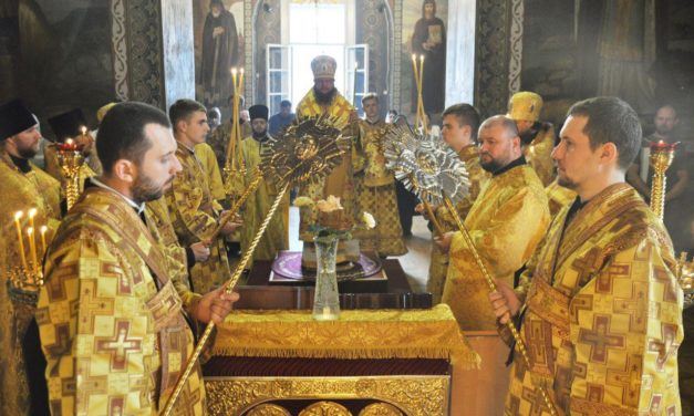 Архієпископ Феодосій звершив всенічне бдіння напередодні Неділі 12-ї після П’ятидесятниці